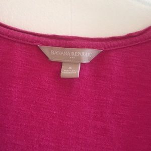 ⭐️Bananna republic tshirt